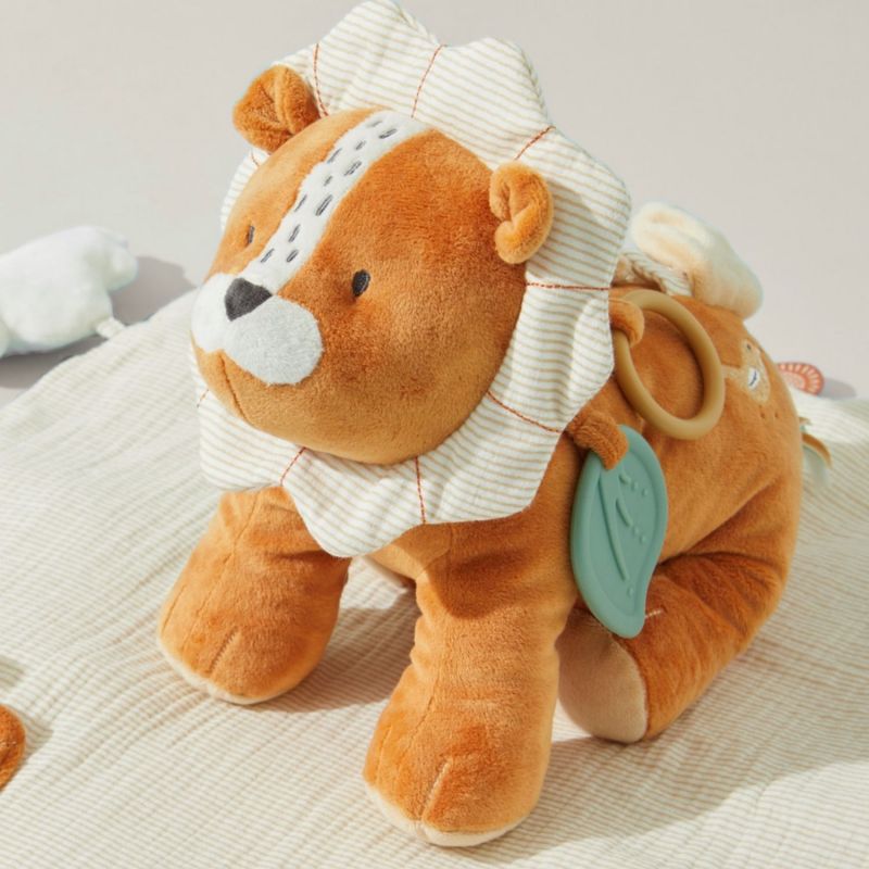 Image d'ambiance de présentation du produit Peluche d'activités Babou en veloudoux caramel (26 cm) - Noukie's